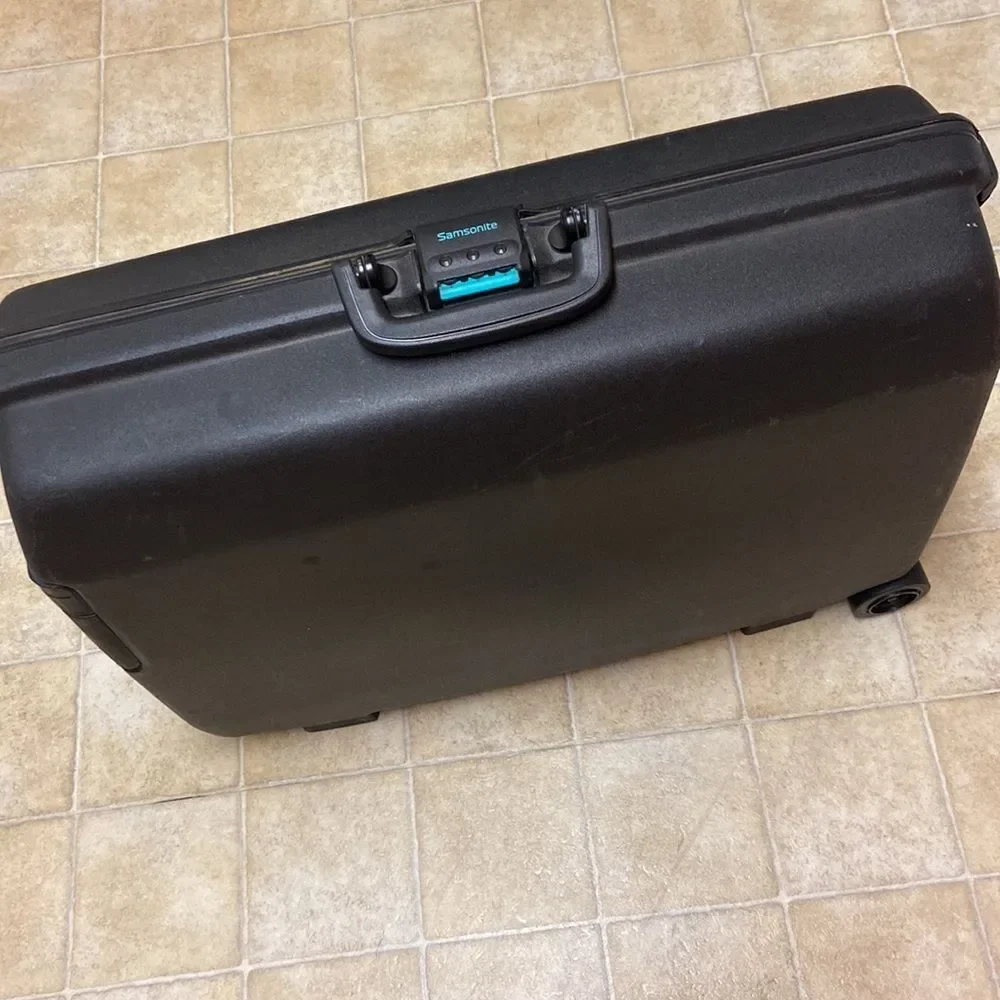VTG SAMSONITE DENVER COLORADO USA SATURN 1994 ALL RIGHTS RESERVED MADE IN USA